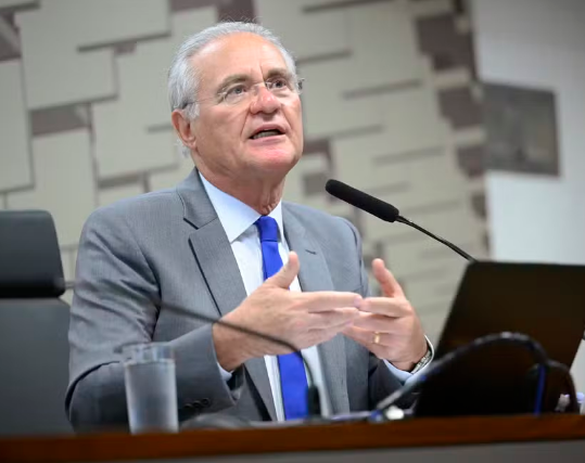 Nomeação de Renan para relatar IR amplia tensão entre Câmara e Senado