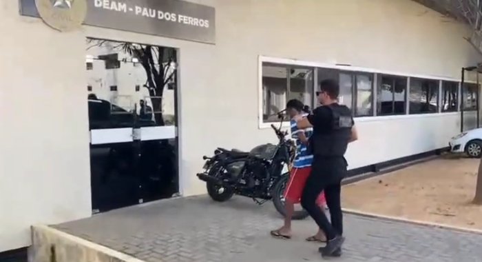 Violência em Pau dos Ferros: neto sob efeito de drogas ameaça avó e homem ataca ex-companheira