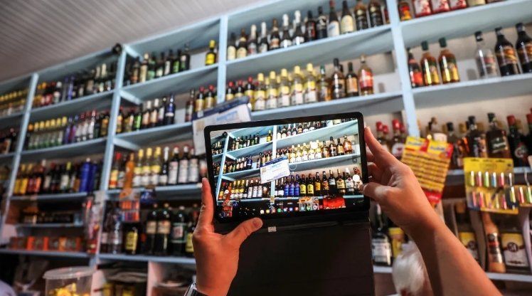 Bebida com 45% de metanol matou dois homens em SP — fábrica ilegal usava combustível para falsificar álcool