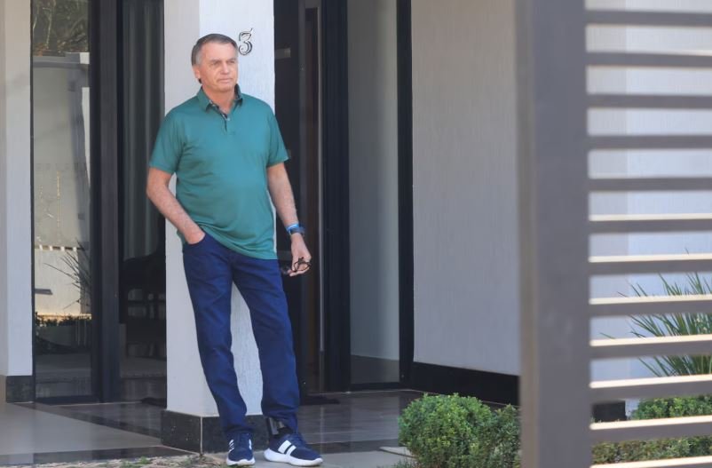 Moraes autoriza Bolsonaro a receber visitas de amigos e familiares para aniversário de 15 anos da filha Laura