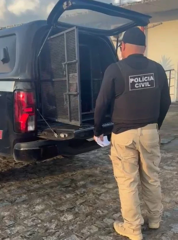 Homem é preso em Natal após ser flagrado espionando enteada no banheiro