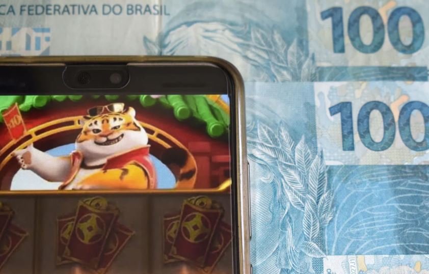 Jovem endividado com apostas simula sequestro e exige R$ 2.000 de resgate da própria mãe