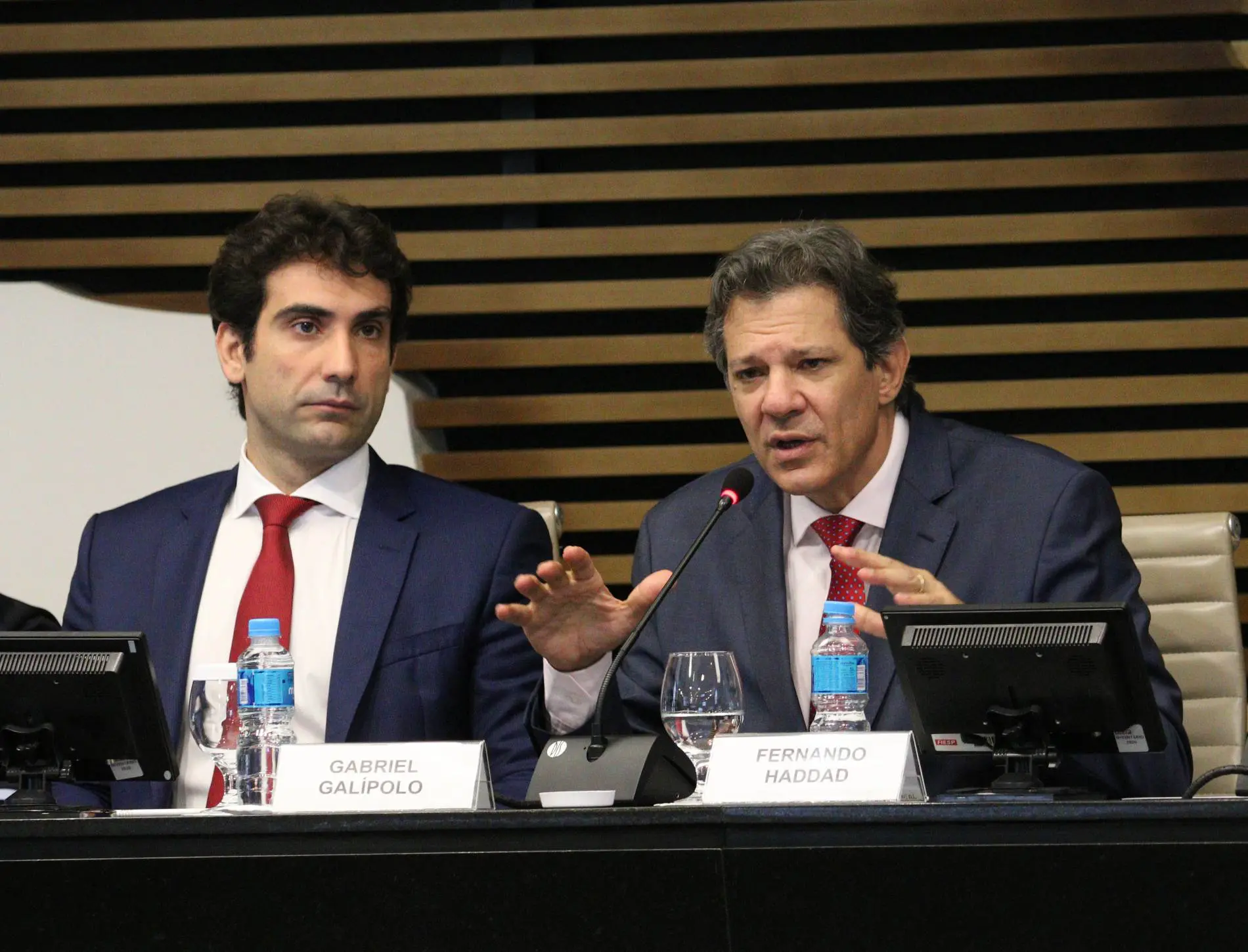 Banco Central não pode brigar com os dados, diz Galípolo após Haddad defender cortes na taxa de juros