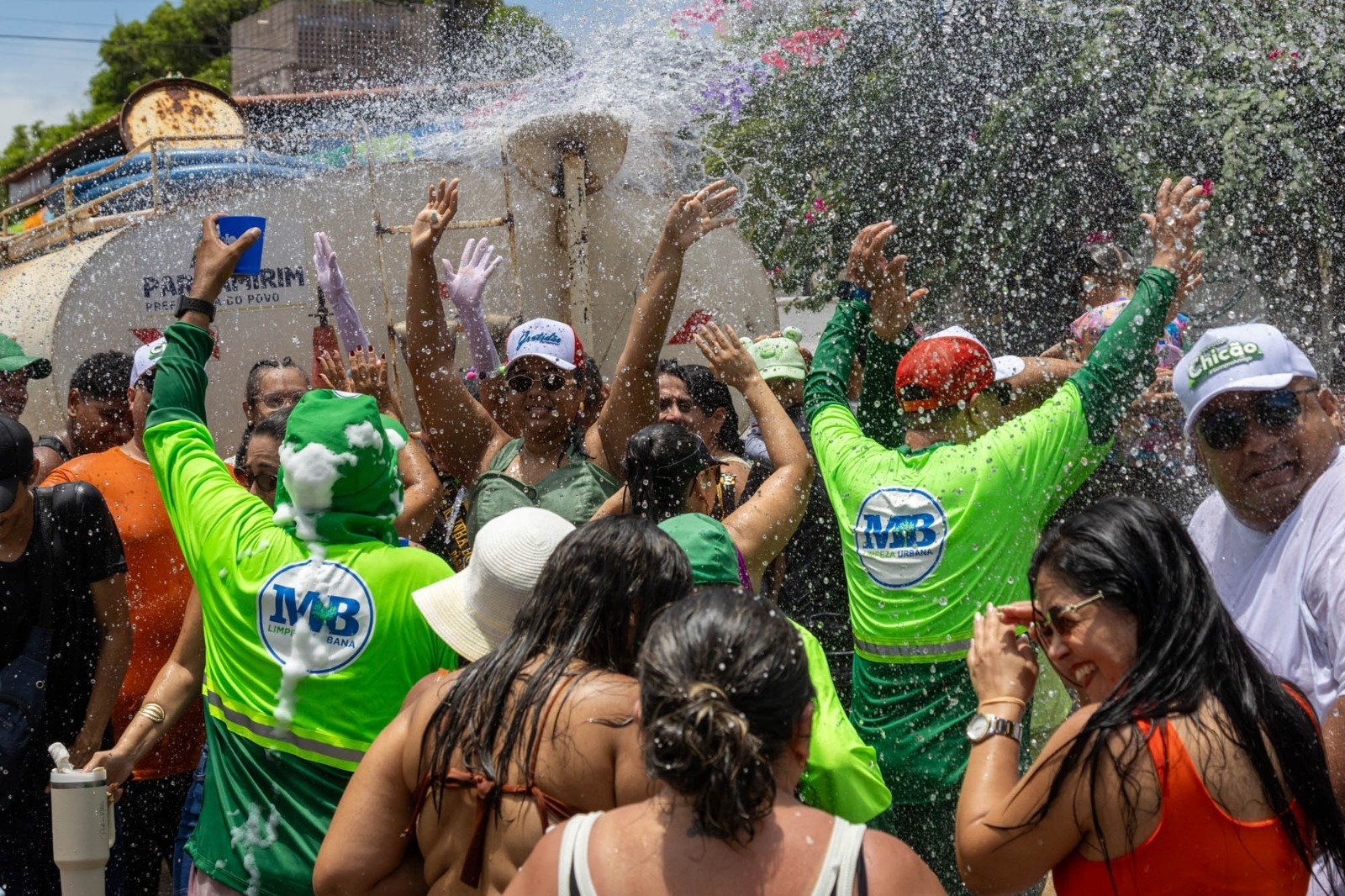 Garis de Parnamirim desfilaram no Bloco dos Vassourinhas e reforçaram importância da limpeza urbana