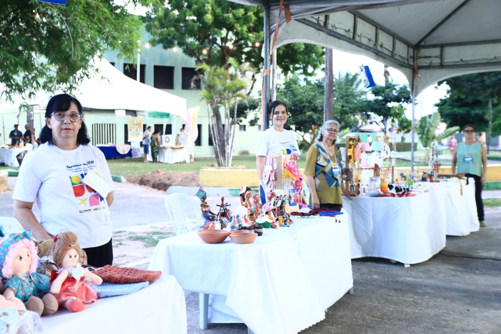 Prefeitura celebra dia do artesão no Bosque Aluízio Alves