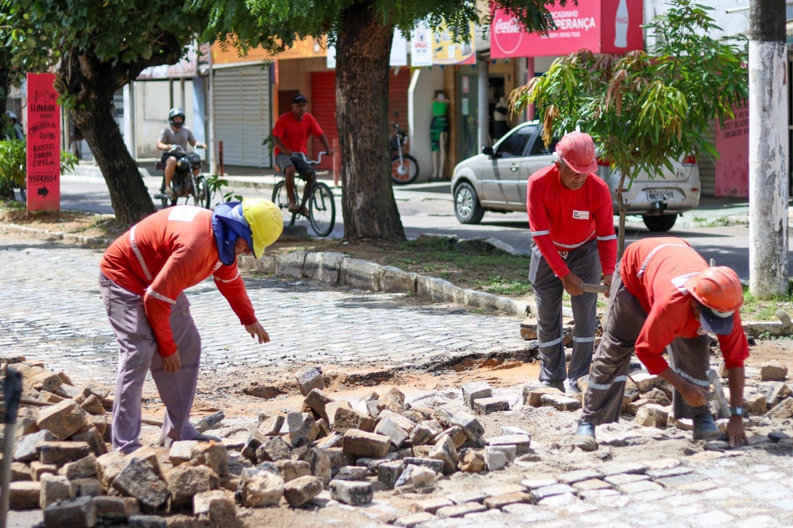Parnamirim segue com obras e ações de cuidado urbano em diversos bairros