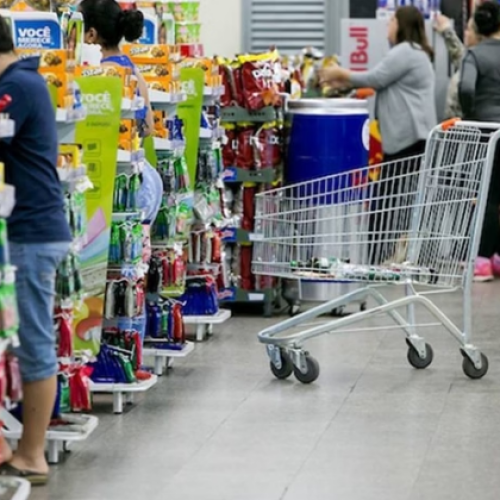 Inflação dos alimentos persiste e governo Lula ainda busca frear preço