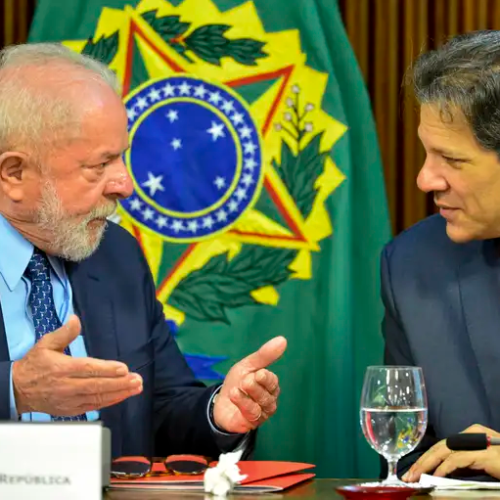 58% dos brasileiros avaliam que economia está no “caminho errado”
