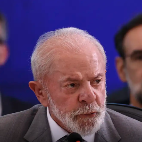 Lula injetará R$ 30,7 bi na economia para recuperar popularidade
