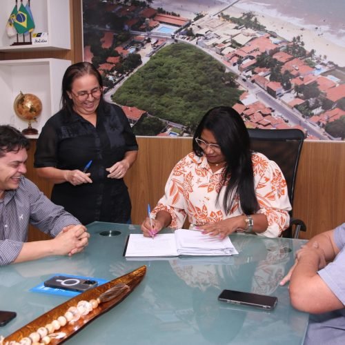 Prefeita Nilda empossa novo secretário adjunto de Turismo e Desenvolvimento Econômico