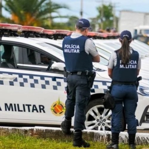 Homem arranca prótese de silicone da companheira com faca e é preso