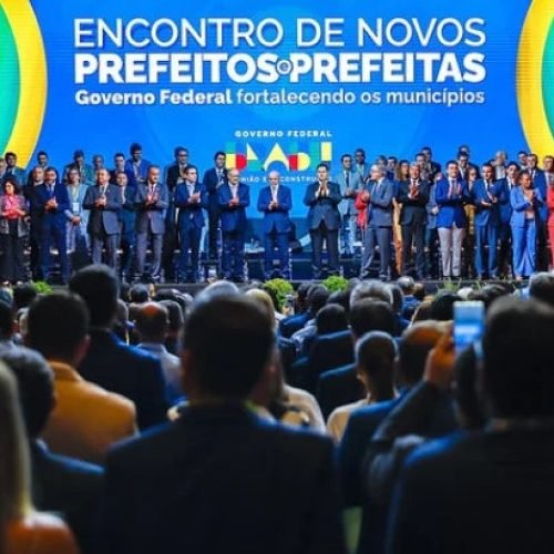 Vocês não estão aqui para reivindicar, diz Lula a prefeitos: “não é momento de pedir”